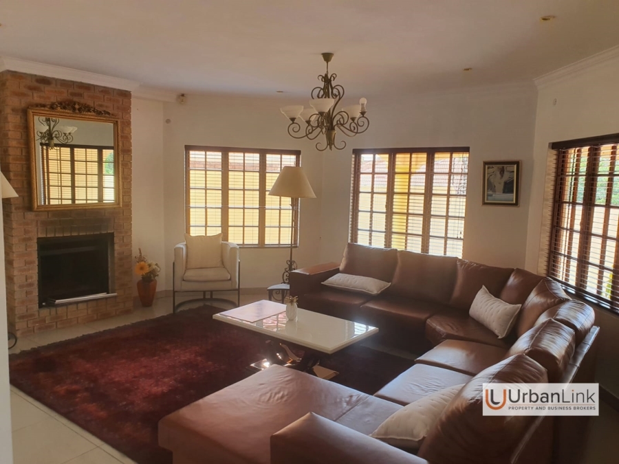 6 Bedroom Property for Sale in Safari Gardens North West